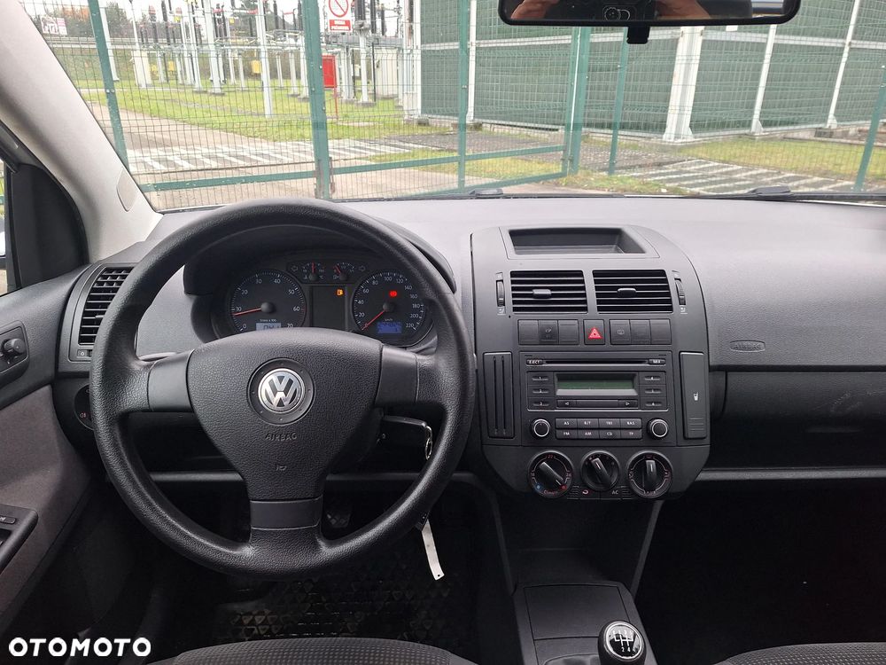 Volkswagen Polo 1.4 16V Trendline - 12