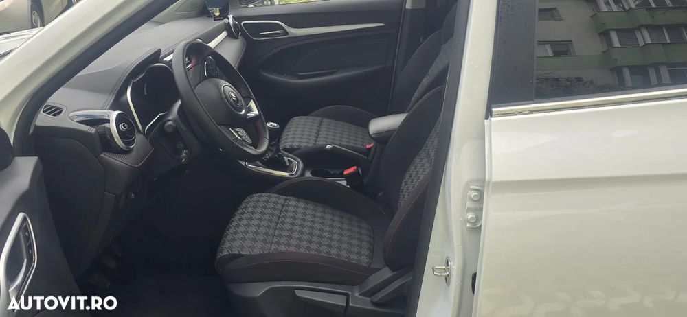 MG ZS 1.5 GSL 5MT Exclusive - 5