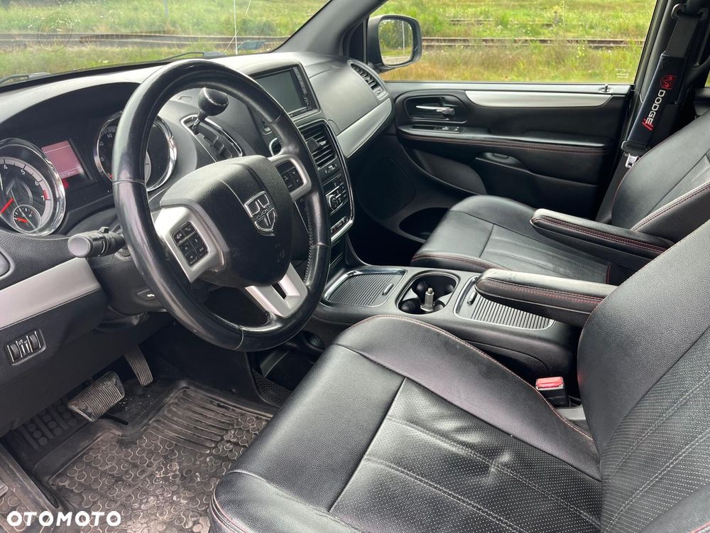 Dodge Grand Caravan 3.6 R/T - 9