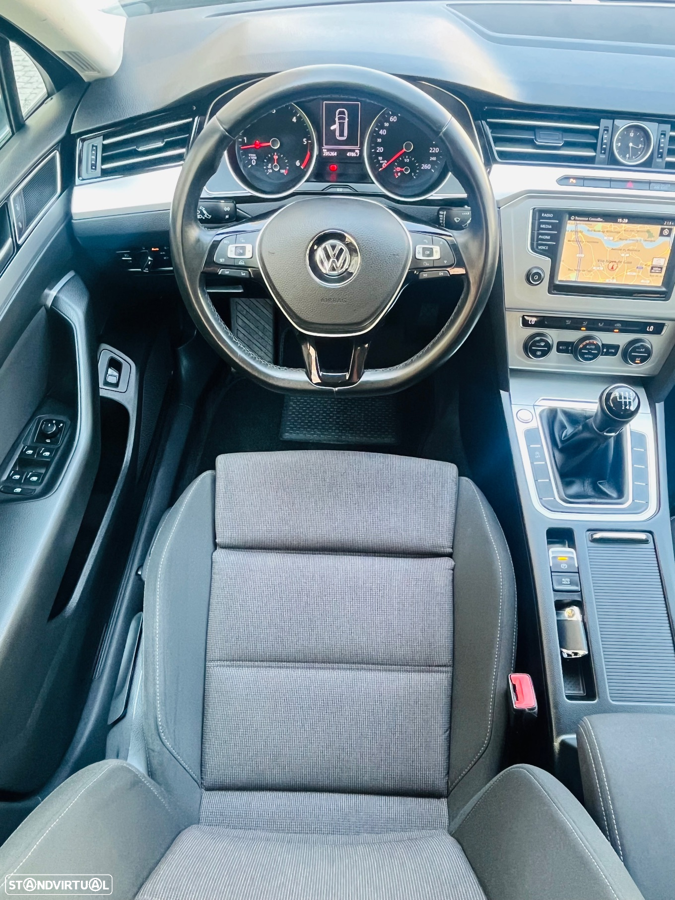 VW Passat Variant 2.0 TDi Confortline - 30