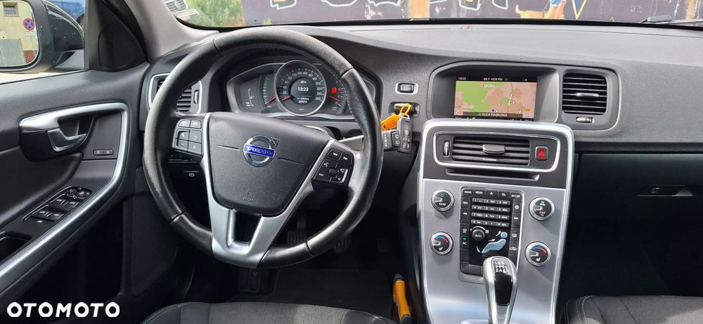 Volvo V60 D3 Drive-E Momentum - 13