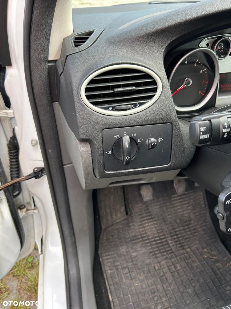 Ford Focus 1.6 Trend - 11