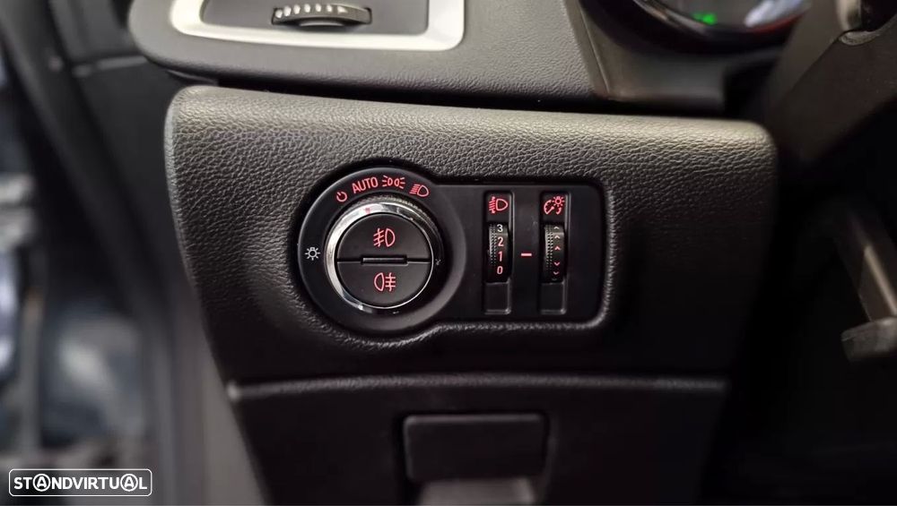 Opel Astra GTC 1.6 CDTi S/S - 24