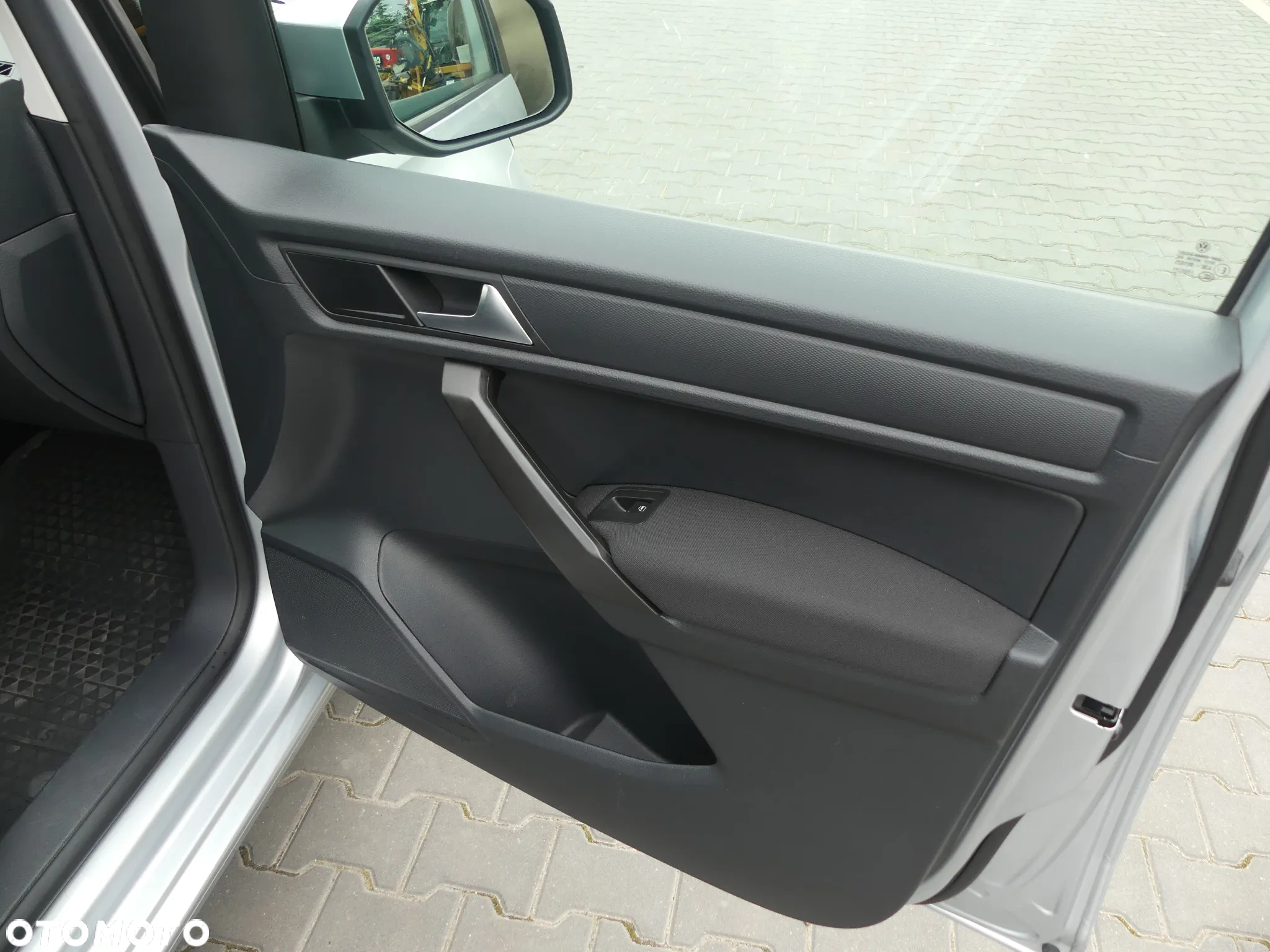 Volkswagen Caddy 2.0 TDI Highline DSG - 24