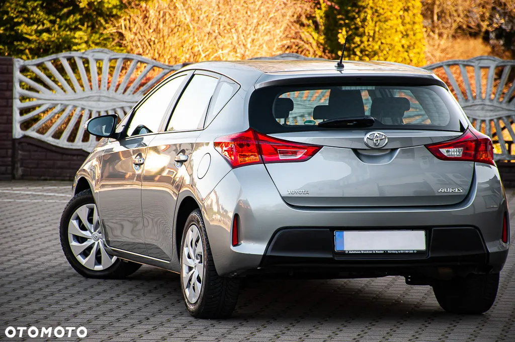 Toyota Auris 1.33 Dual-VVT-i Life - 11