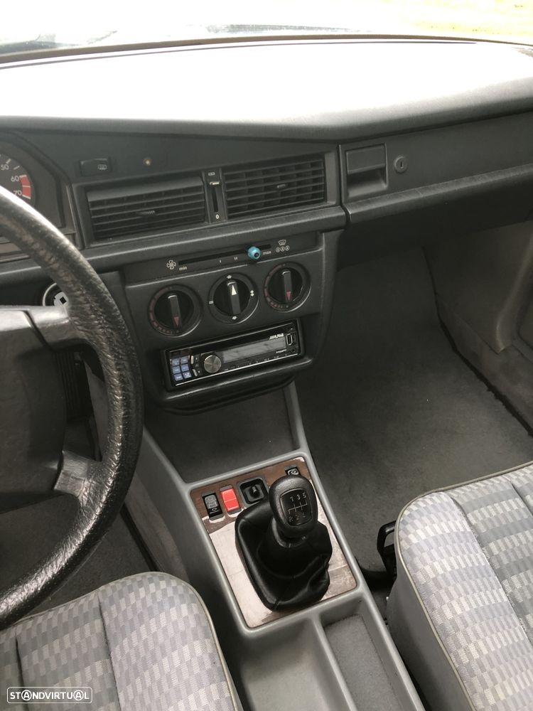 Mercedes-Benz W201 (1982-1993) 190 E 2.0 - 13