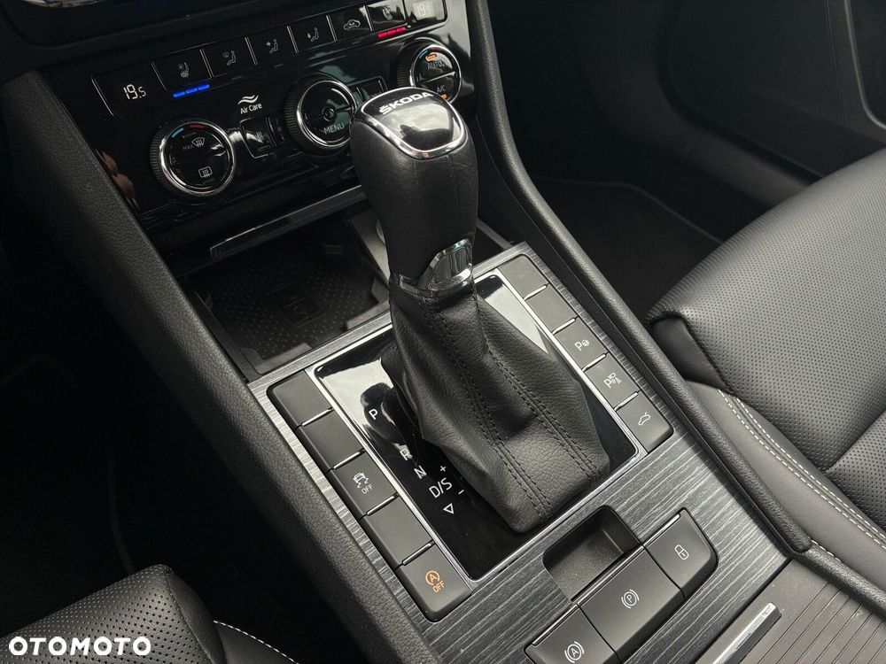 Skoda Superb 2.0 TDI SCR Style DSG - 25