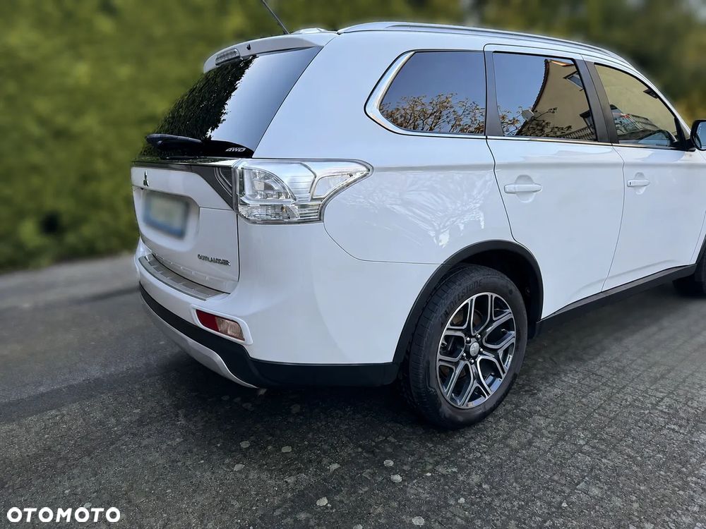 Mitsubishi Outlander 2.0 Instyle Navi 4WD CVT - 6