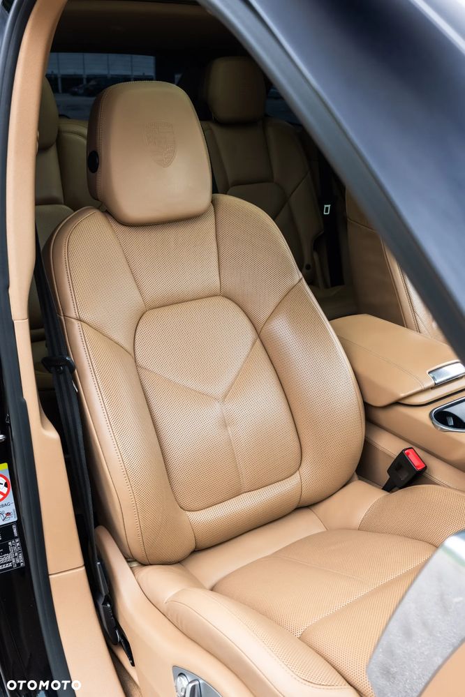 Porsche Cayenne S - 40