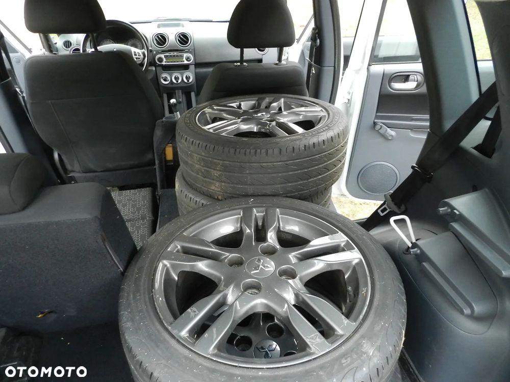 Mitsubishi Colt - 15