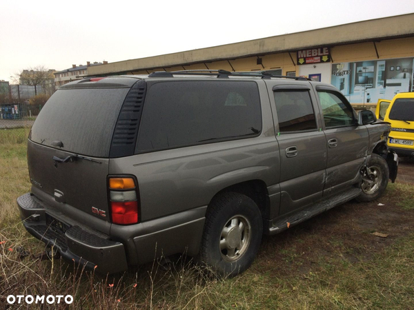 CHEVROLET SUBURBAN GMC YUKON XL ĆWIARTKA BŁOTNIK