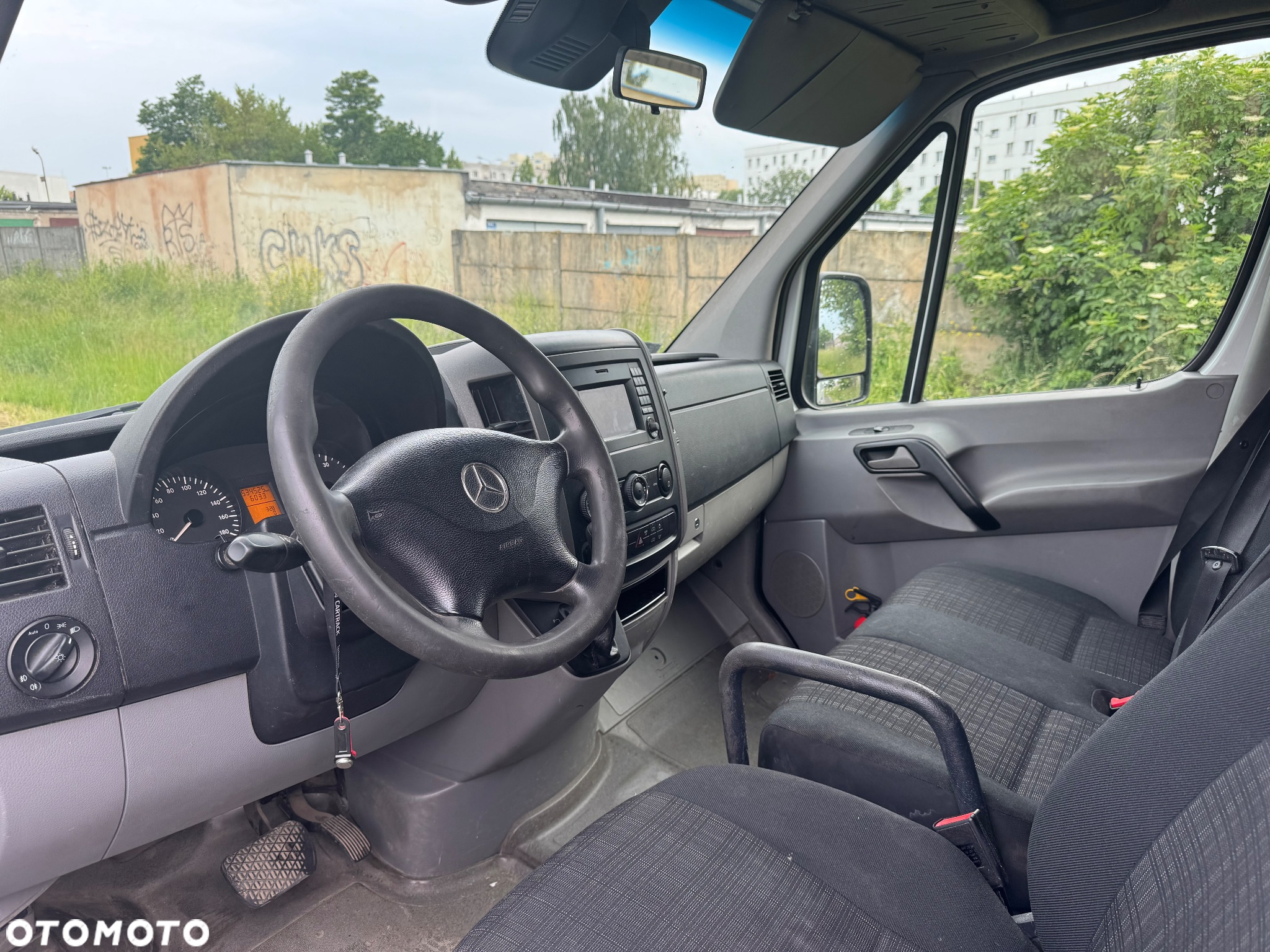 Mercedes-Benz Sprinter - 9