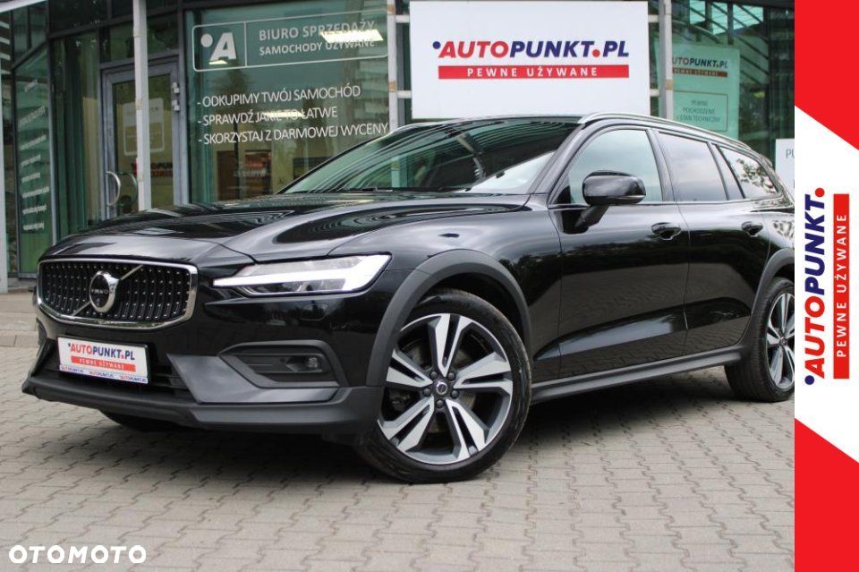 Volvo V60 Cross Country - 1