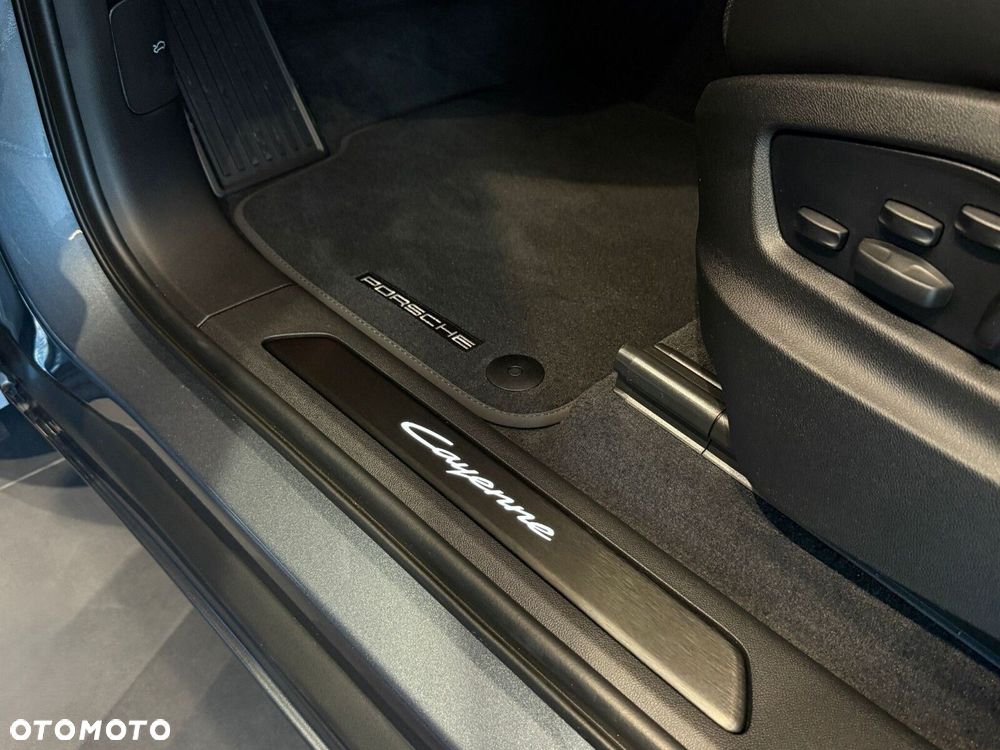 Porsche Cayenne - 15
