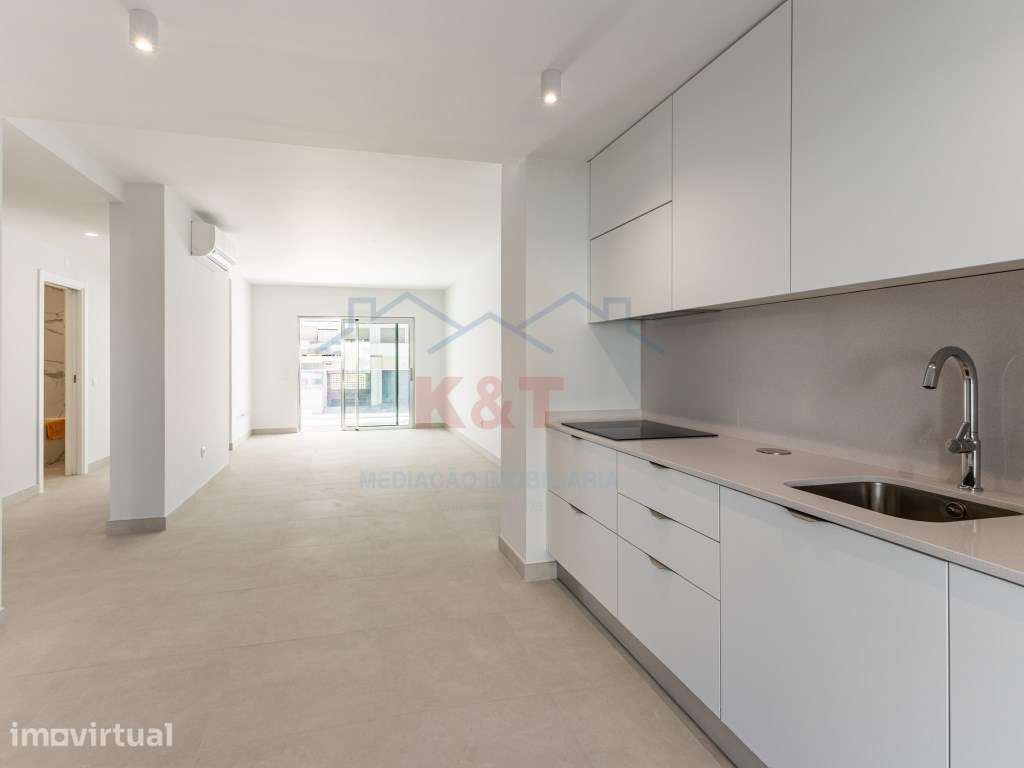 Apartamento T2 a estrear com Varandas em todas as divisões - Grande imagem: 2/21