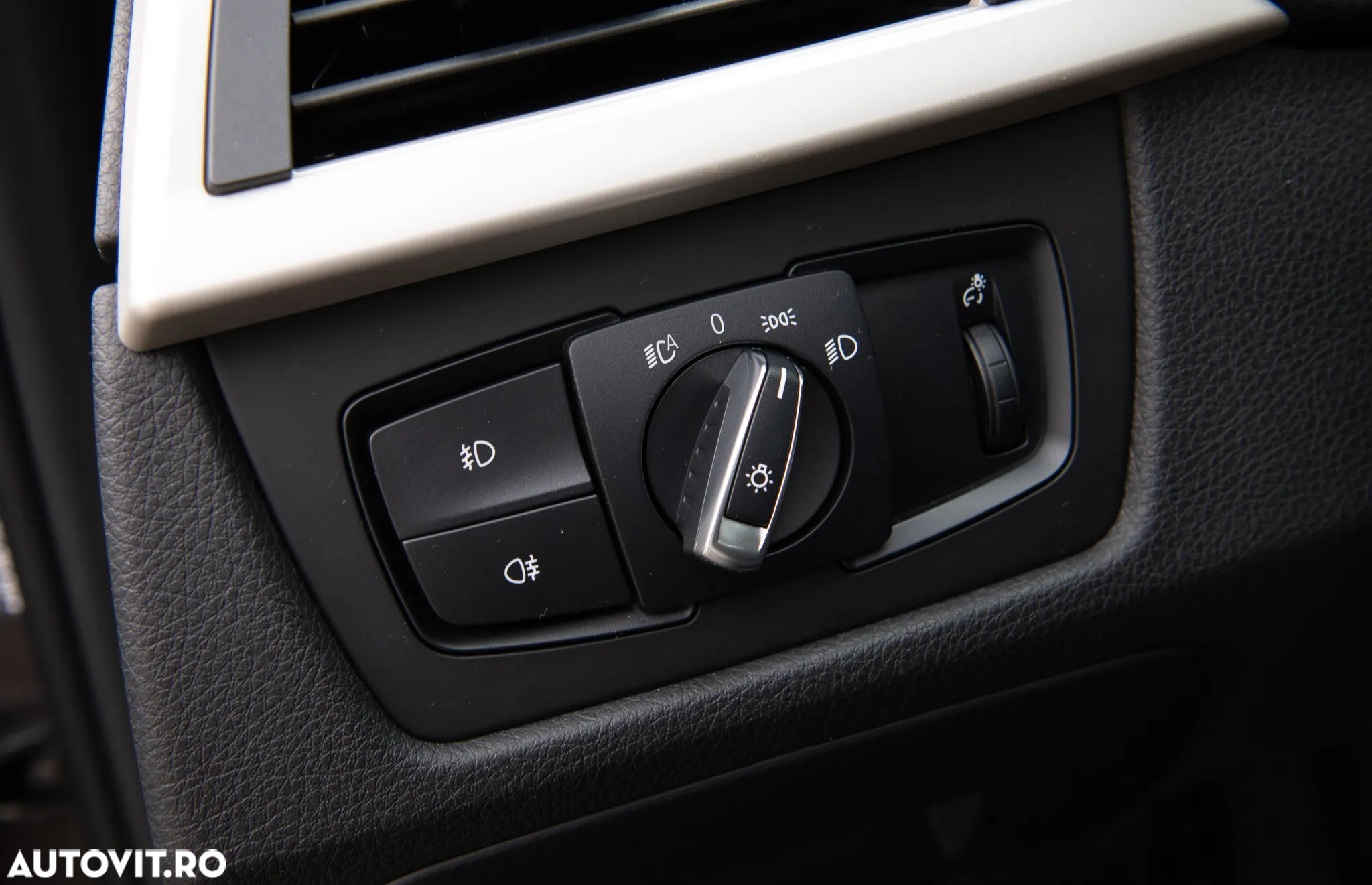 BMW Seria 3 320d Touring Aut. - 13