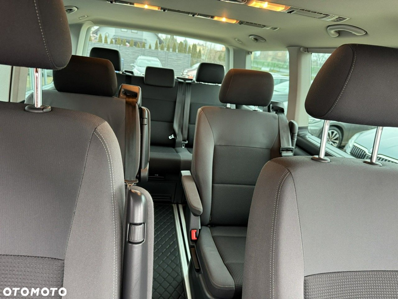 Volkswagen Multivan - 22