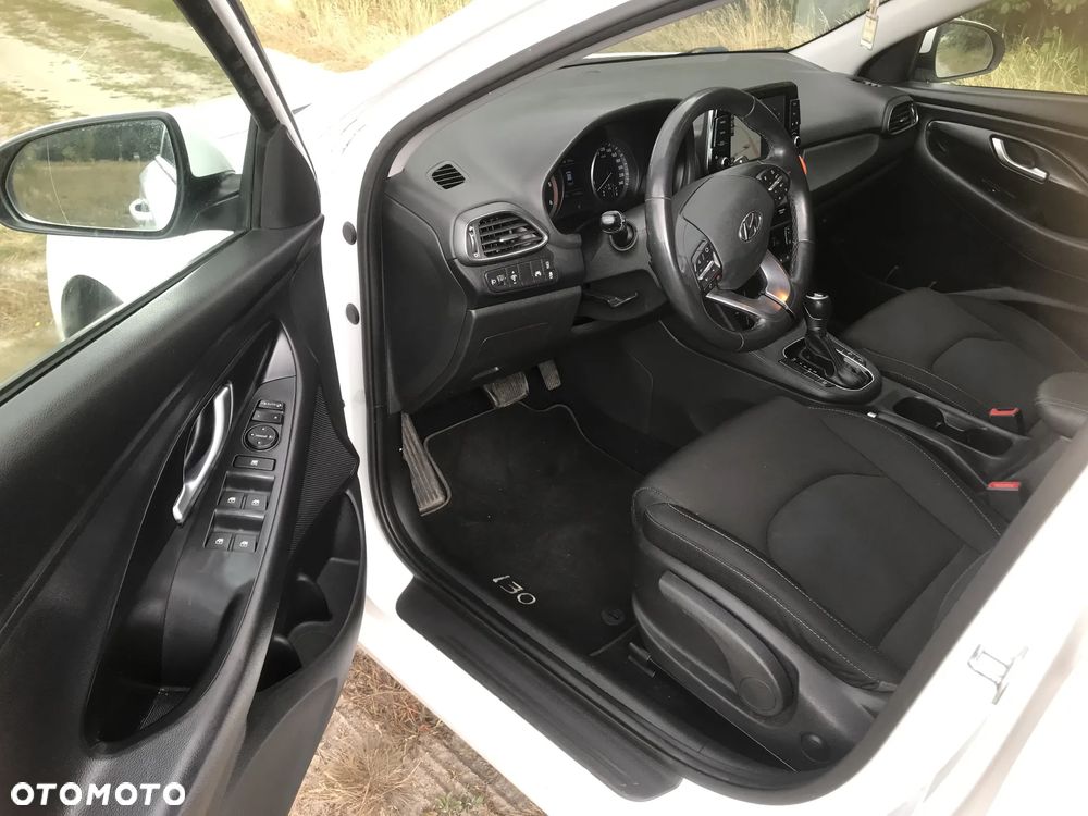 Hyundai i30 1.6 D Comfort DCT - 9