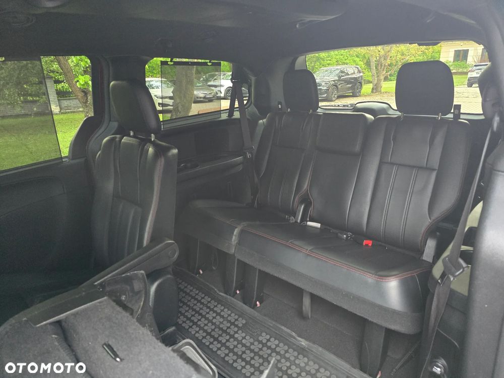 Dodge Grand Caravan - 21