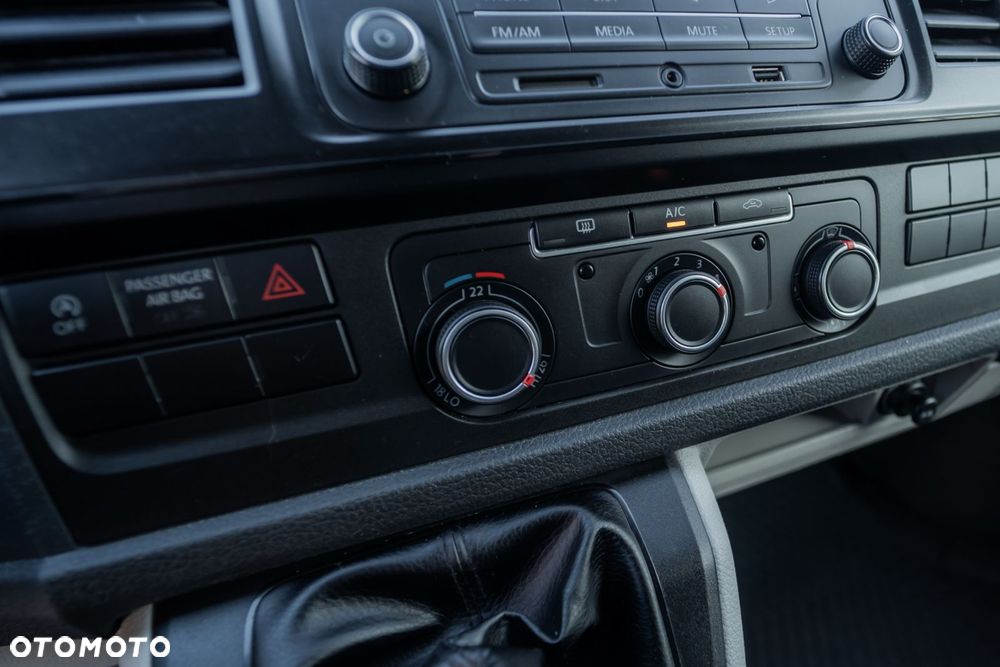 Volkswagen T6 Transporter - 21