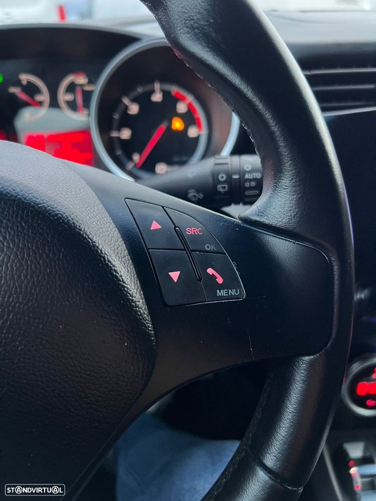 Alfa Romeo Giulietta 1.6 JTDM Distinctive - 38