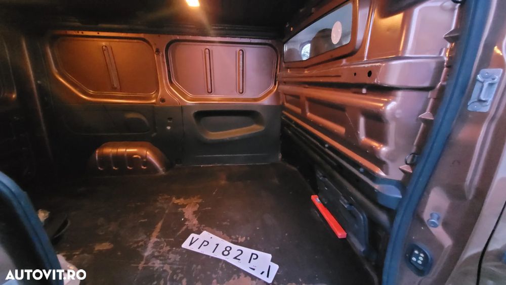 Renault Trafic ENERGY Start & Stop Combi L1H1 Expression - 4