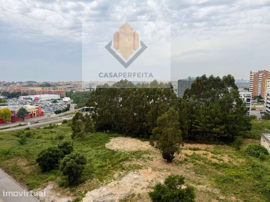 Apartamento T2 de Luxo com Varanda, Lugar de Garagem e Arrumo - Jun... - Grande imagem: 3/29