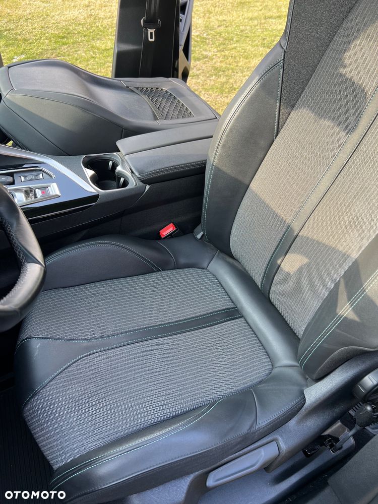 Peugeot 3008 1.2 PureTech Allure Pack S&S EAT8 - 11