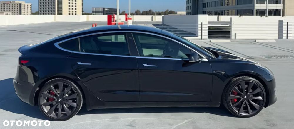 Tesla Model 3 Langstreckenbatterie Allradantrieb Dual Motor Performance - 9