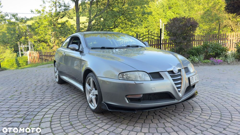 Alfa Romeo GT 2.0 JTS Distinctive Sportiva - 2