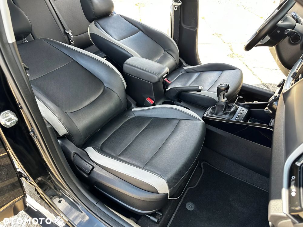 Kia Stonic - 22