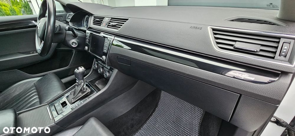 Skoda Superb 2.0 TDI 4x4 L&K DSG - 2