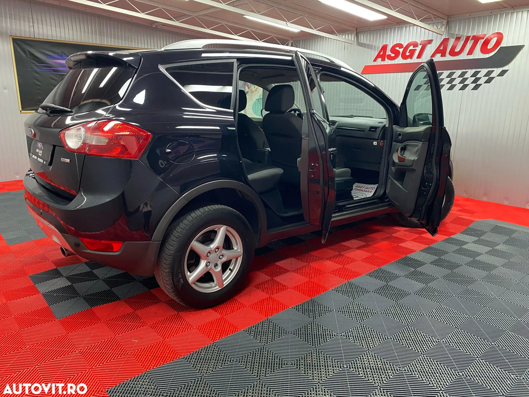 Ford Kuga - 19