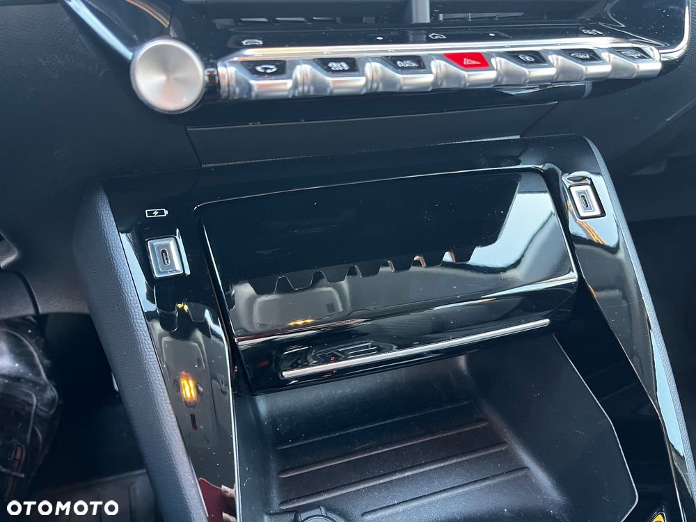 Peugeot 208 Hybrid 100 e-DSC6 Allure - 27