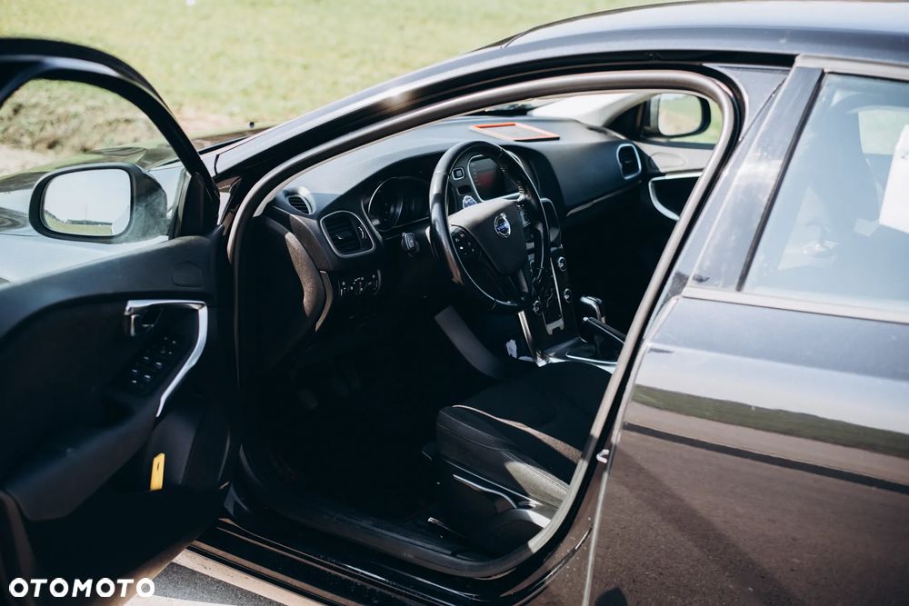 Volvo V40 D4 Kinetic - 3