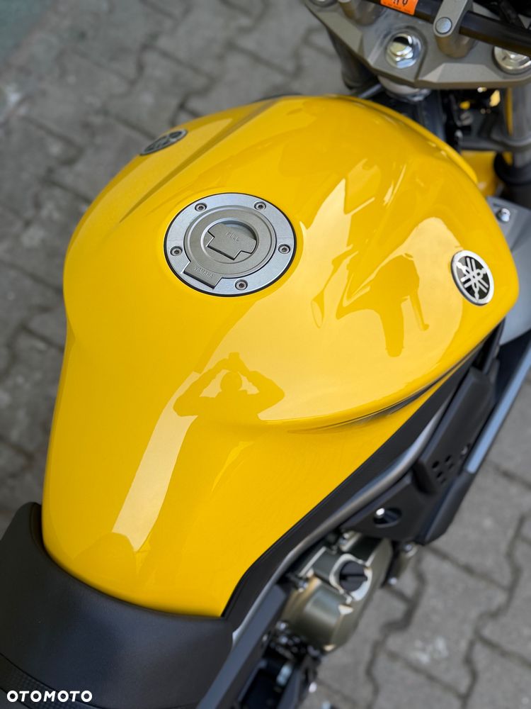Yamaha XJ - 16