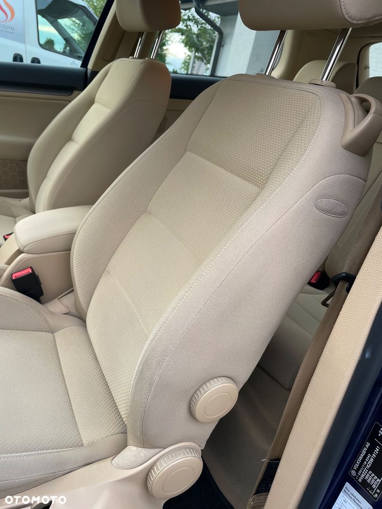 Volkswagen Golf 1.6 FSI Comfortline Tiptr - 24