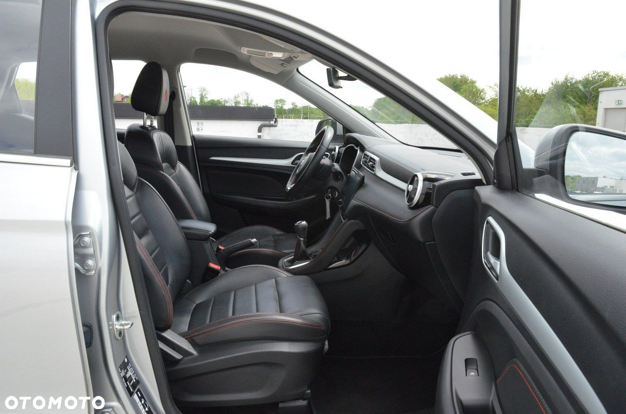 MG ZS - 30