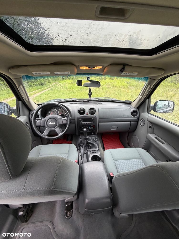 Jeep Cherokee - 14