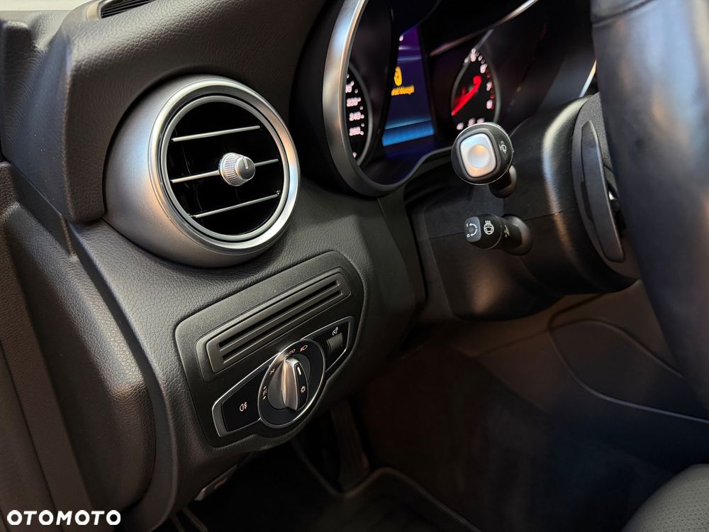 Mercedes-Benz GLC 300 4Matic 9G-TRONIC AMG Line - 16