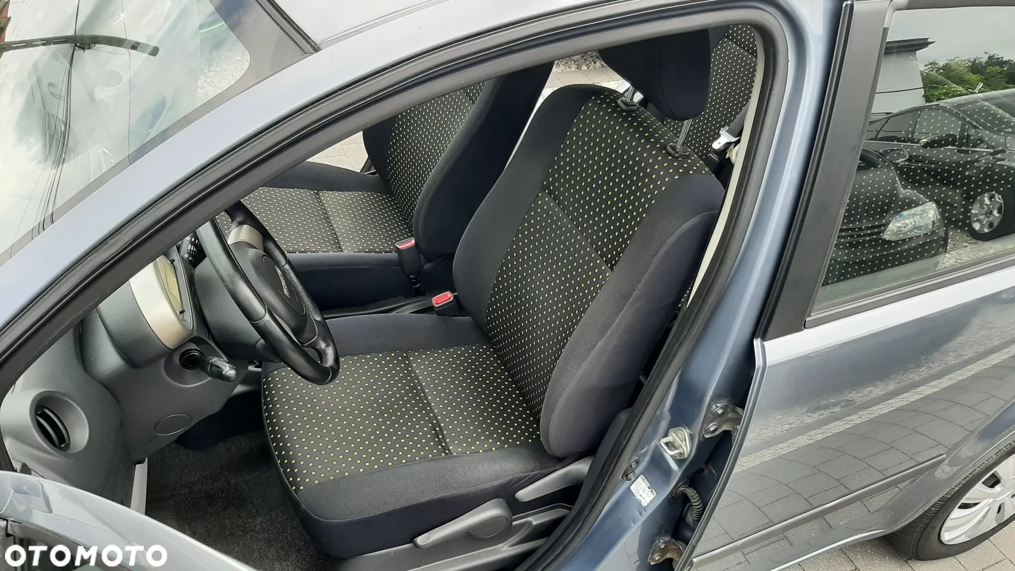 Daihatsu Sirion 1.3 - 6