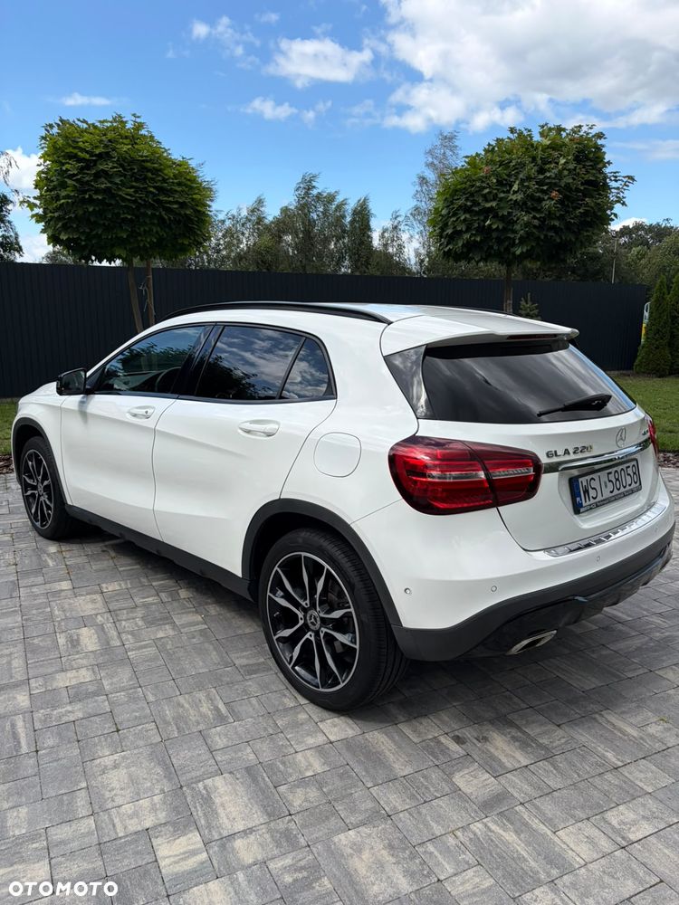 Mercedes-Benz GLA 220 4-Matic - 4