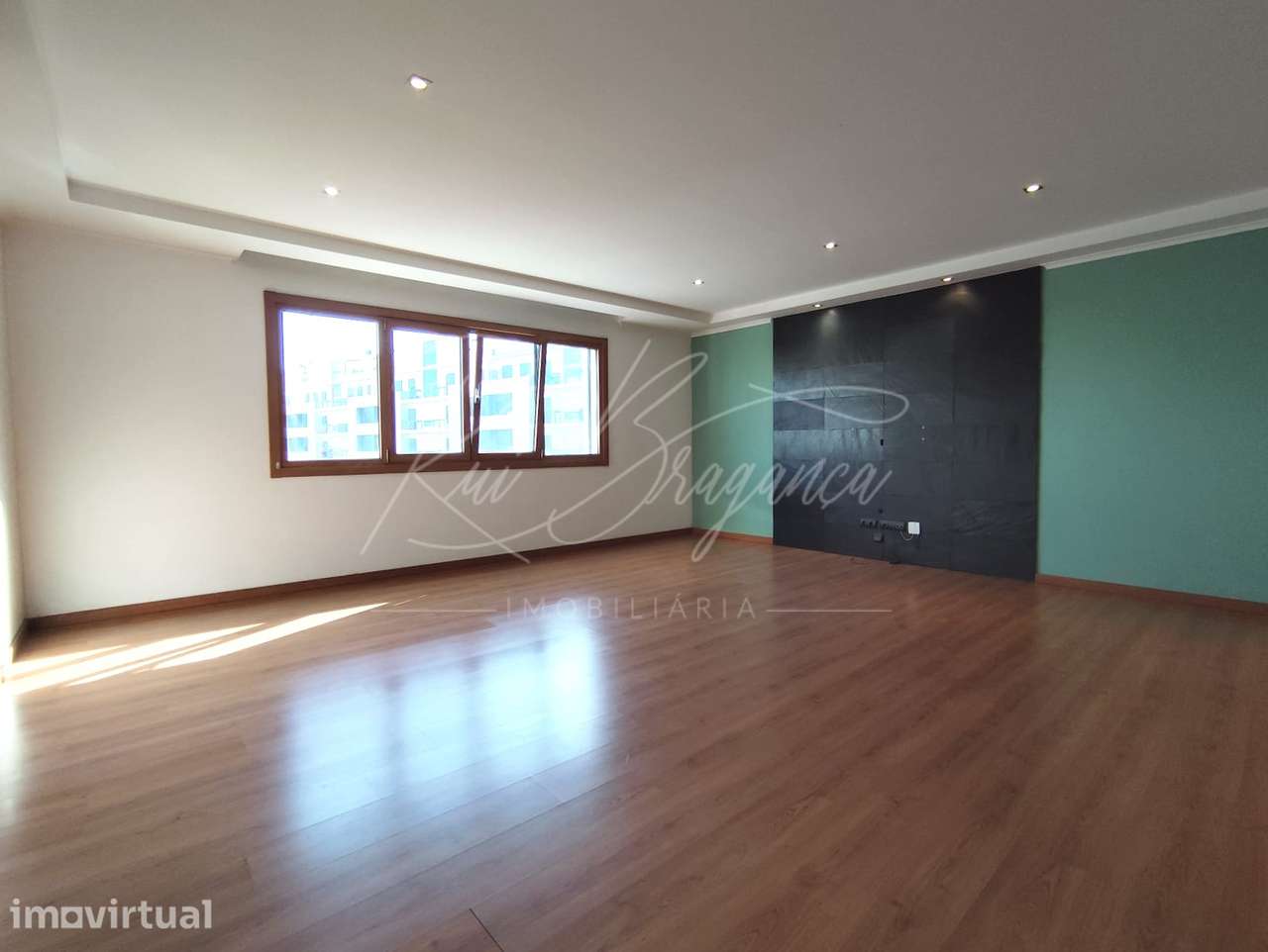 Arrendamento de apartamento T2 na Rua Rogério da Gama Gil, 3 - Grande imagem: 3/21