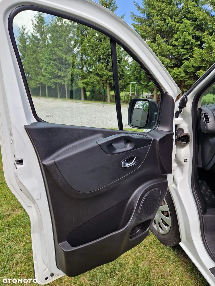Renault Trafic - 18