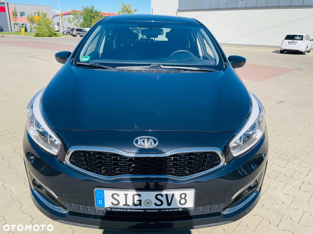 Kia Ceed 1.6 GDI ISG Spirit - 8