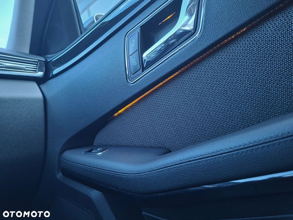 Mercedes-Benz Klasa E 200 CGI BlueEFFICIENCY Automatik Avantgarde - 27