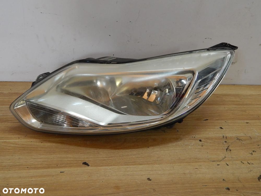 Lampa przód przednia Ford Focus MK3 10-15 EU Łuków części - 2