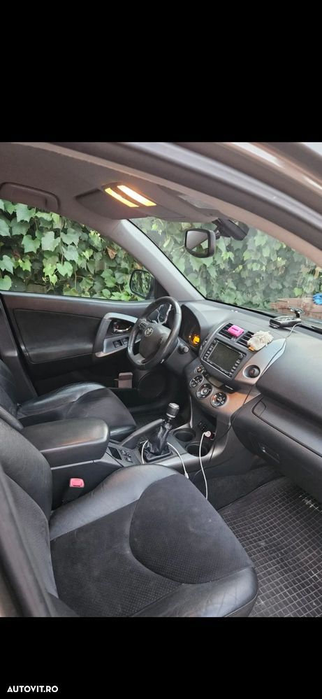 Toyota RAV4 2.2 D-4D AWD Comfort - 5