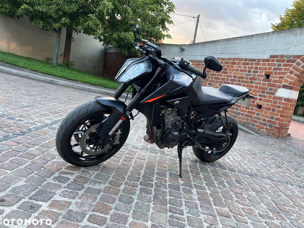 KTM DUKE 890 - 4