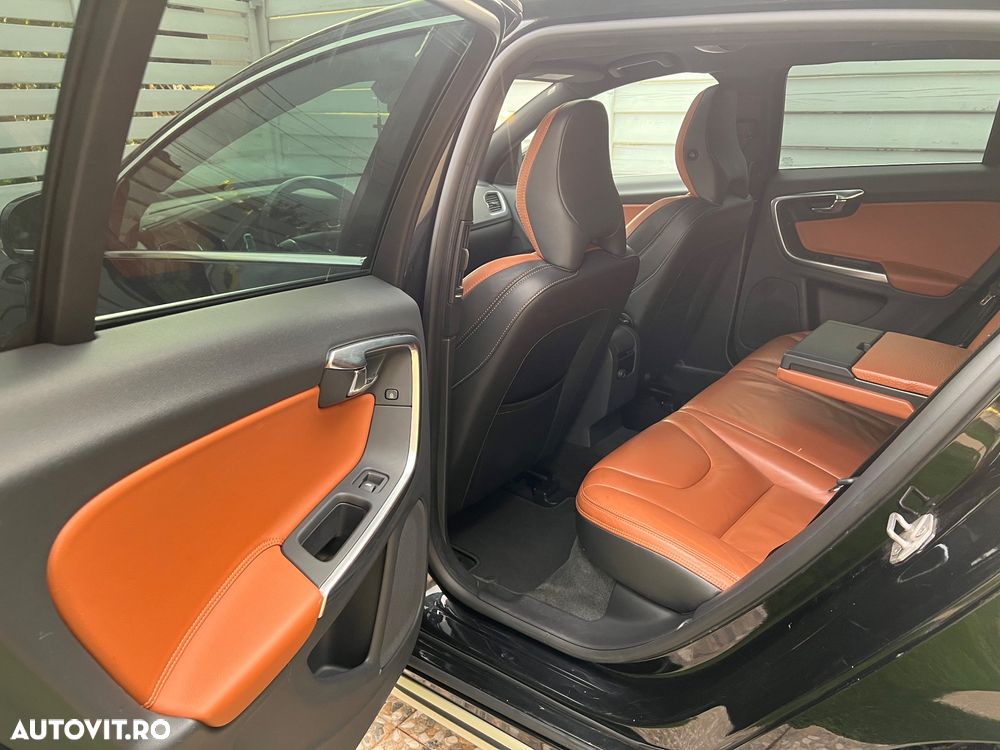 Volvo V60 D6 Plug-In-Hybrid AWD Geartronic Summum - 4